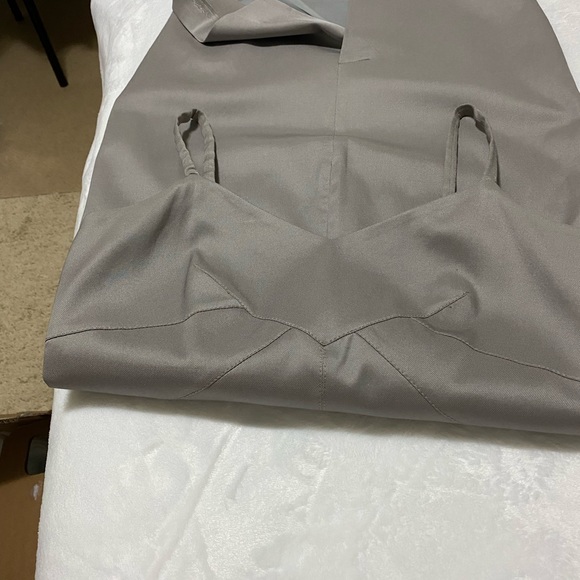 Dress - Picture 6 of 10